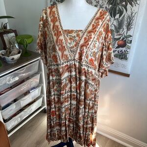 Bila Orange and Cream Paisley Dress XXL